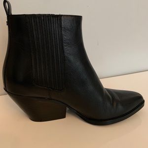 MK black boots for women